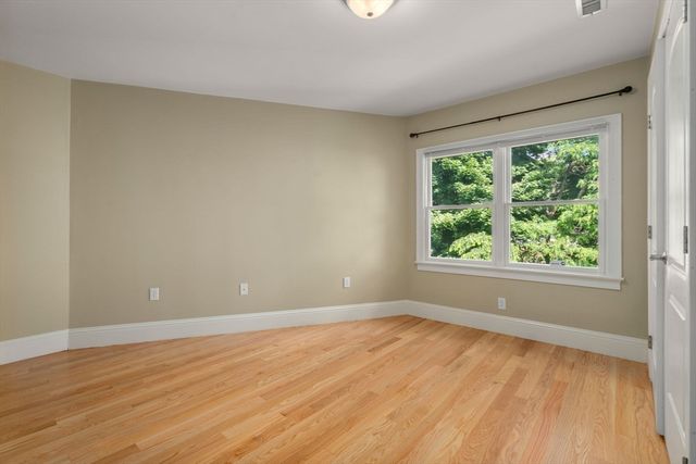 31 Florence Street 31, Newton, MA 02453
