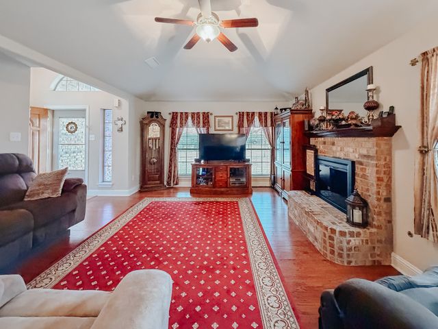 1716 Dogwood Trail, Corsicana, TX 75110