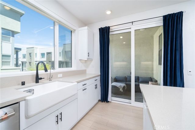 26938 Tanager, Valencia, CA 91381