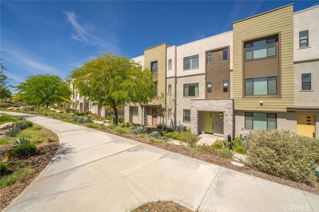 26938 Tanager, Valencia, CA 91381