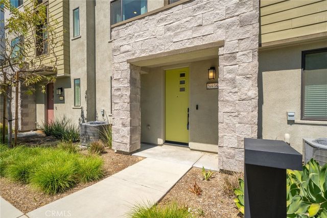 26938 Tanager, Valencia, CA 91381