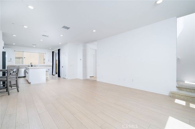 26938 Tanager, Valencia, CA 91381