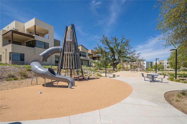 26938 Tanager, Valencia, CA 91381