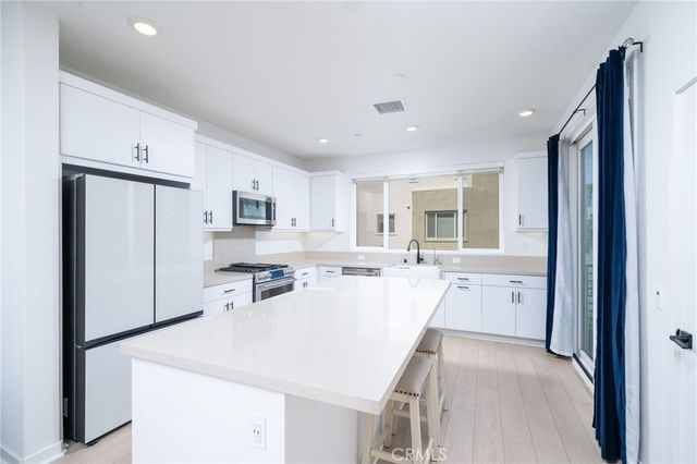 26938 Tanager, Valencia, CA 91381
