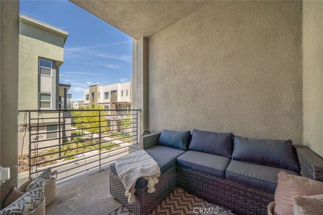 26938 Tanager, Valencia, CA 91381
