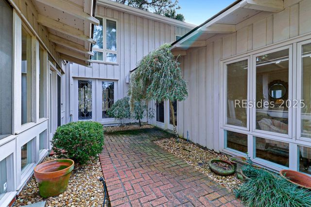 6 Beach Lagoon Rd, Hilton Head Island, SC 29928