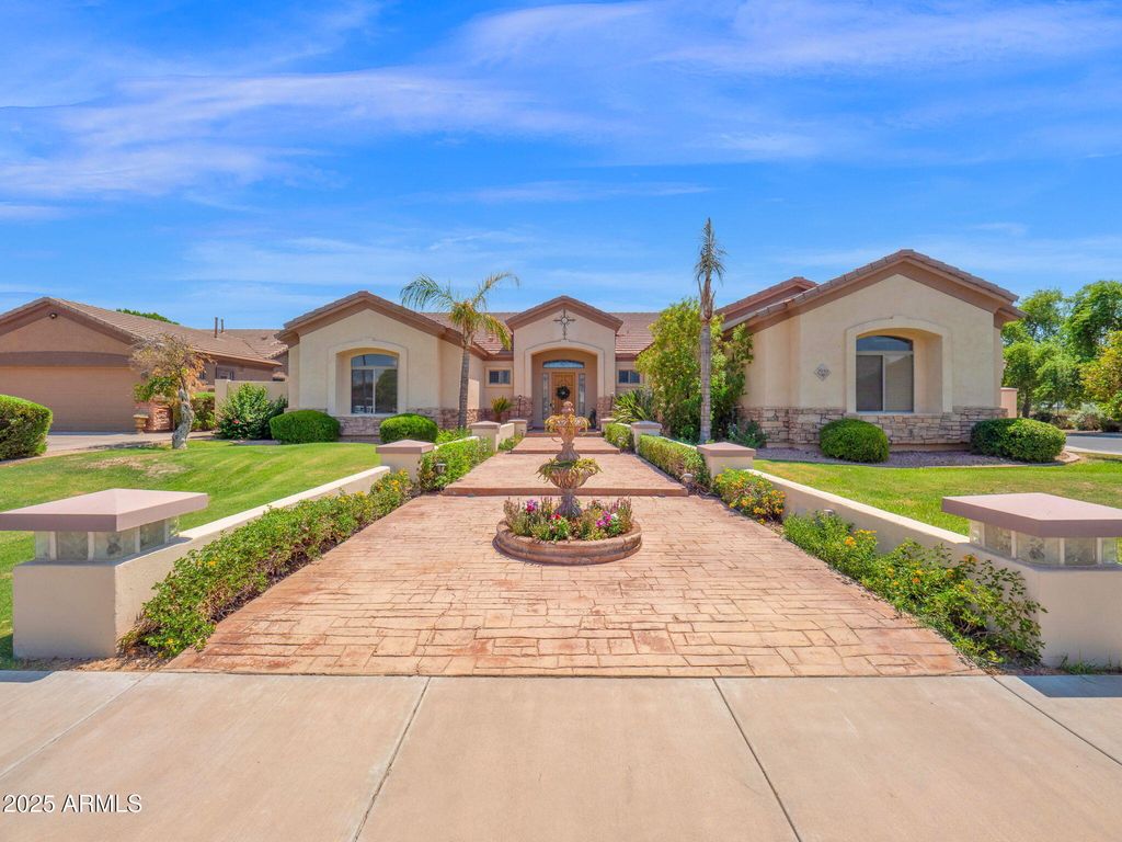 2939 E HUBER Street, Mesa, AZ 85213