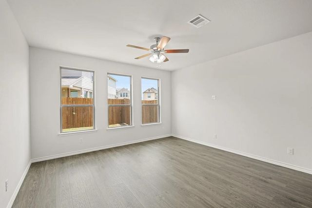 402 Saddle Lane, Denton, TX 76205