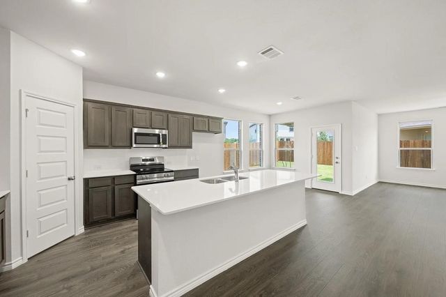 402 Saddle Lane, Denton, TX 76205
