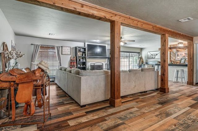 5633 Ward Acres Road, Blanchard, OK 73010