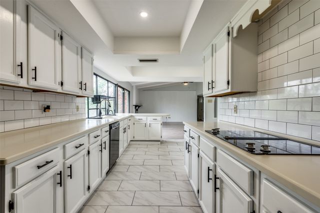4931 S Colony Boulevard, The Colony, TX 75056