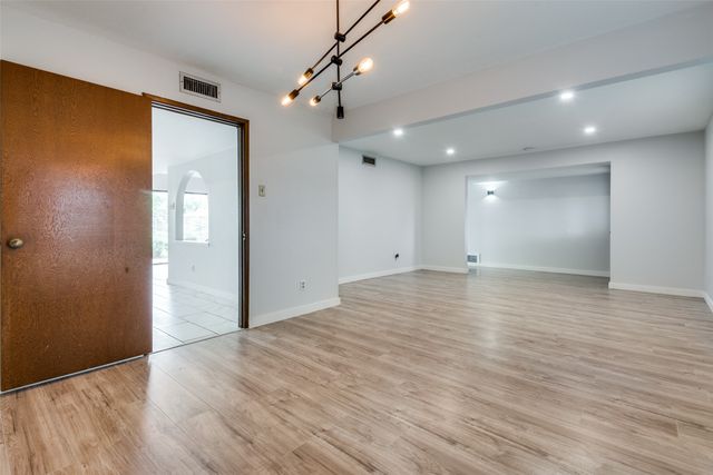 4931 S Colony Boulevard, The Colony, TX 75056