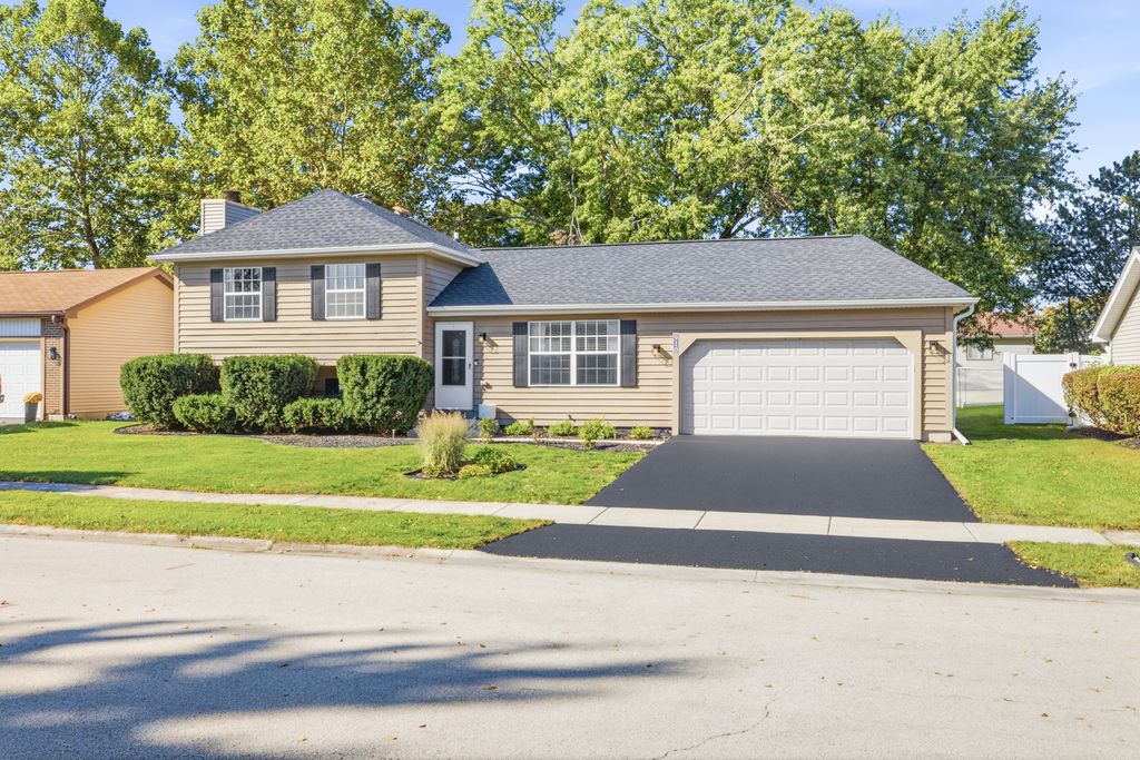 910 Molobay Terrace, Bartlett, IL 60103 — exterior