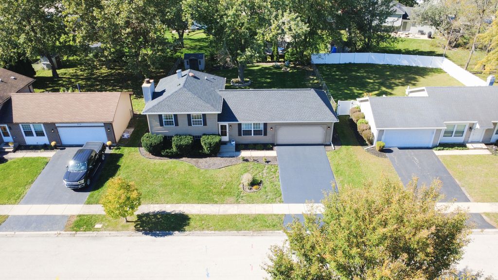 910 Molobay Terrace, Bartlett, IL 60103 — photo 2