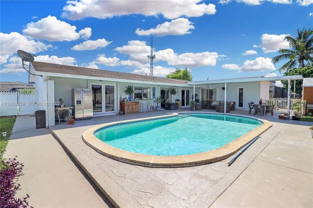 10941 SW 180th St, Miami, FL 33157