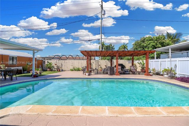 10941 SW 180th St, Miami, FL 33157