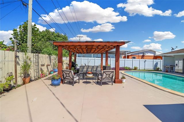 10941 SW 180th St, Miami, FL 33157