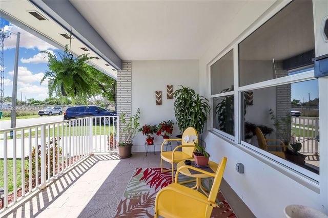 10941 SW 180th St, Miami, FL 33157