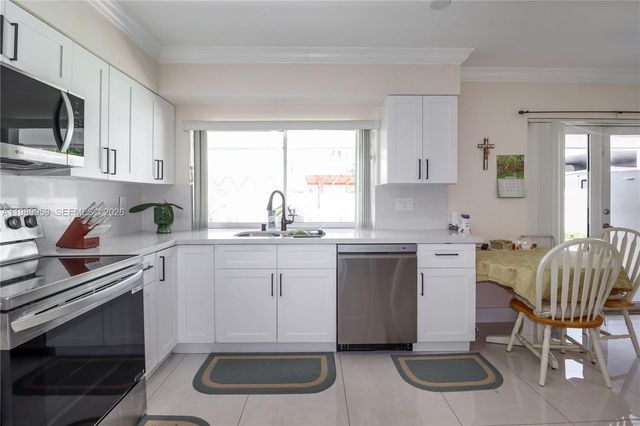 10941 SW 180th St, Miami, FL 33157