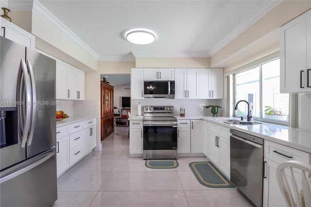 10941 SW 180th St, Miami, FL 33157