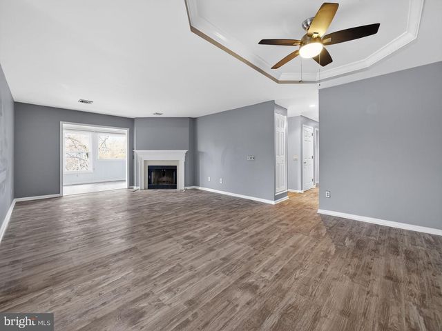 1007 COUNTRY PLACE DR, Lancaster, PA 17601