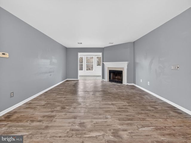 1007 COUNTRY PLACE DR, Lancaster, PA 17601