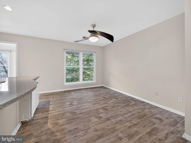 1007 COUNTRY PLACE DR, Lancaster, PA 17601