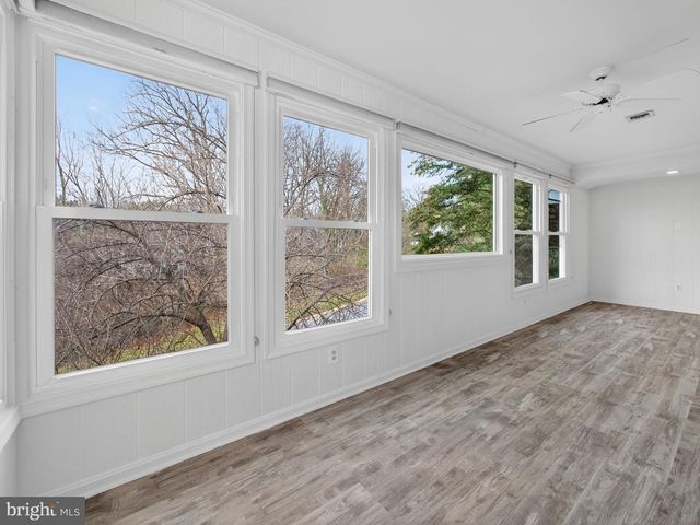 1007 COUNTRY PLACE DR, Lancaster, PA 17601