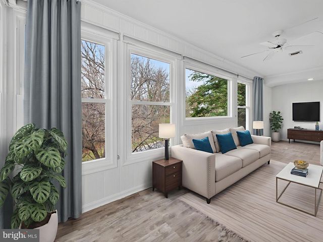 1007 COUNTRY PLACE DR, Lancaster, PA 17601