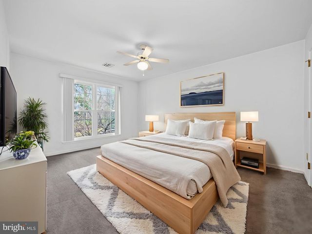 1007 COUNTRY PLACE DR, Lancaster, PA 17601