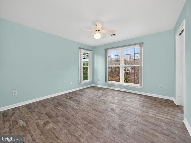 1007 COUNTRY PLACE DR, Lancaster, PA 17601