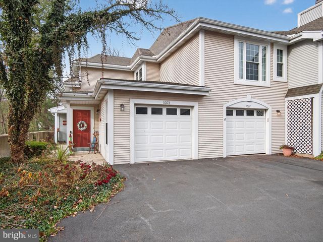 1007 COUNTRY PLACE DR, Lancaster, PA 17601