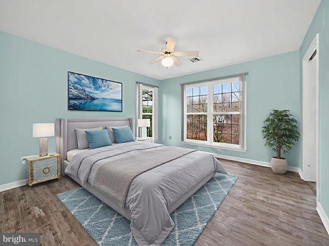 1007 COUNTRY PLACE DR, Lancaster, PA 17601