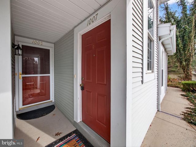 1007 COUNTRY PLACE DR, Lancaster, PA 17601