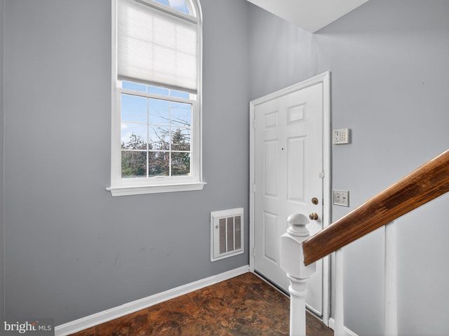 1007 COUNTRY PLACE DR, Lancaster, PA 17601