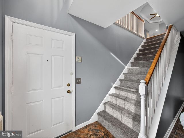 1007 COUNTRY PLACE DR, Lancaster, PA 17601