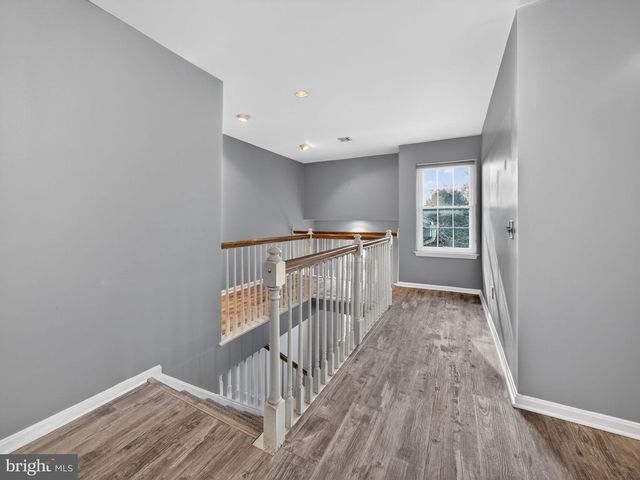 1007 COUNTRY PLACE DR, Lancaster, PA 17601