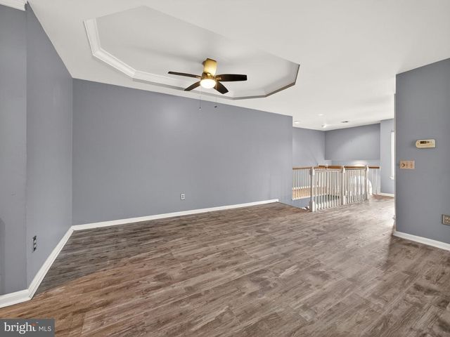 1007 COUNTRY PLACE DR, Lancaster, PA 17601