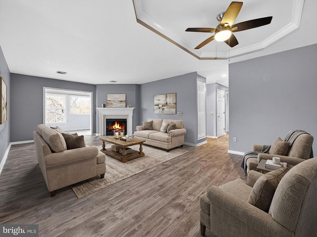 1007 COUNTRY PLACE DR, Lancaster, PA 17601