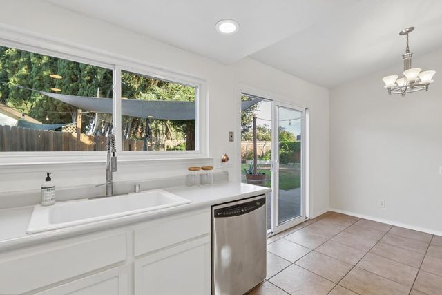 7468 Saint Tropez Way, Sacramento, CA 95842