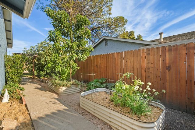 7468 Saint Tropez Way, Sacramento, CA 95842
