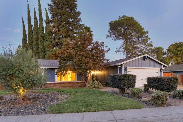7468 Saint Tropez Way, Sacramento, CA 95842