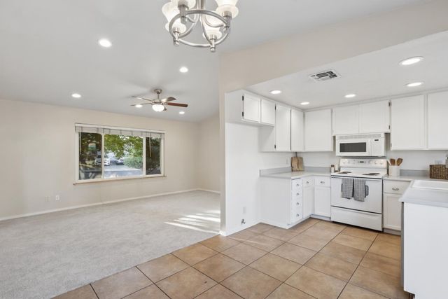 7468 Saint Tropez Way, Sacramento, CA 95842