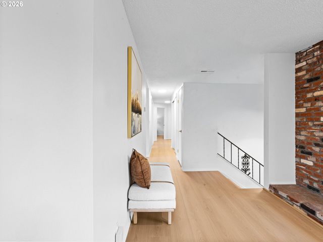 17270 S OVERLOOK Rd, Oregon City, OR 97045