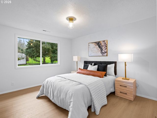 17270 S OVERLOOK Rd, Oregon City, OR 97045