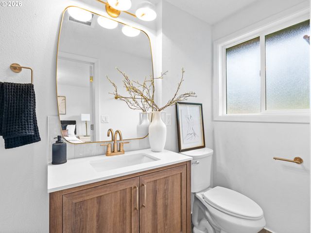 17270 S OVERLOOK Rd, Oregon City, OR 97045