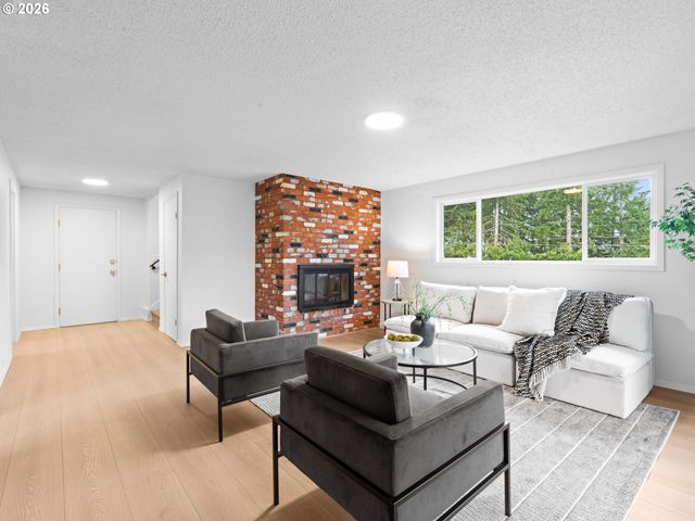 17270 S OVERLOOK Rd, Oregon City, OR 97045