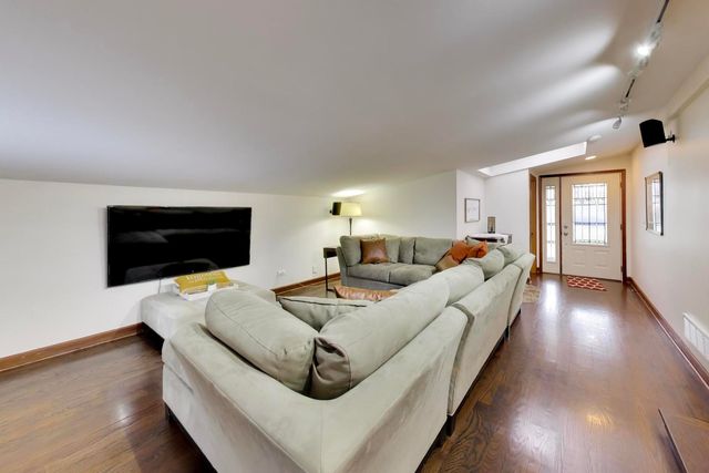 802 Lill Street, Barrington, IL 60010