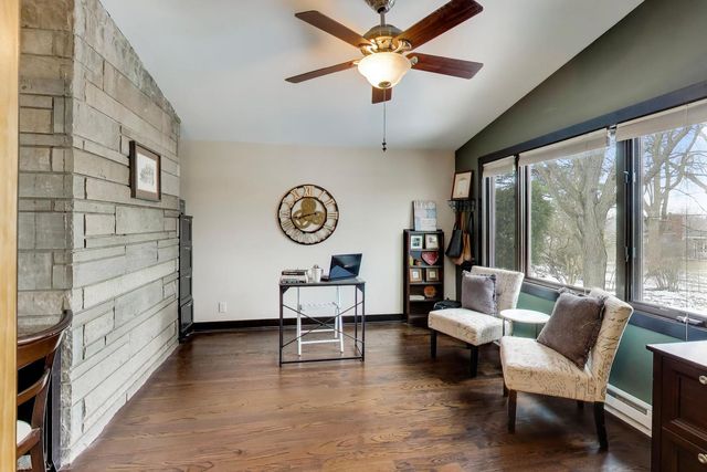 802 Lill Street, Barrington, IL 60010