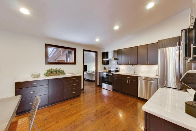 802 Lill Street, Barrington, IL 60010